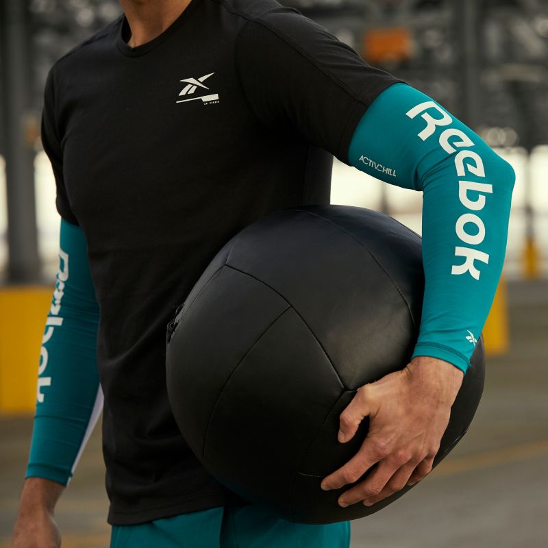 7. Reebok Activchill Rasl-13025GN Compression Sleeves