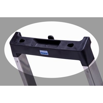 5. SOLIDY KRAUSE 4-step free-standing ladder