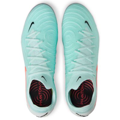 3. Nike Phantom GX II Elite SG FJ2586-300 shoes