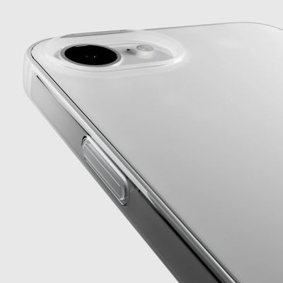 6. SBS Skinny Cover for iPhone 16e / 17e - Transparent