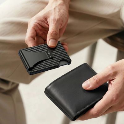 6. Tech-Protect Thorn RFID Carbon Wallet - Black