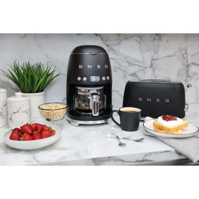 52. SMEG TSF01BLMEU Toaster