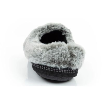 33. Skechers W 167225/BLK Slippers