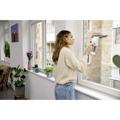 8. KARCHER WV 1 1.633-601.0 window washer
