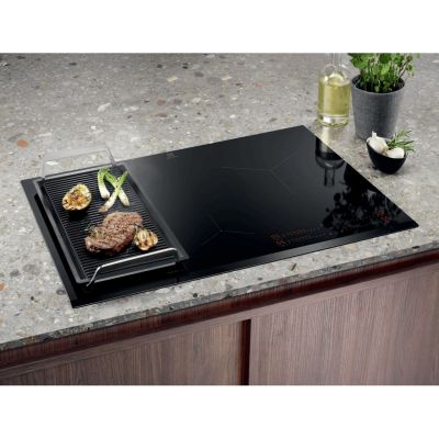 11. ELECTROLUX EIS82453 SenseBoil induction hob 78 cm