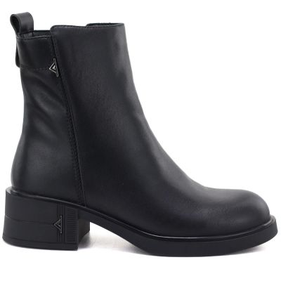 2. Women’s black leather block-heel ankle boots Vinceza 67033
