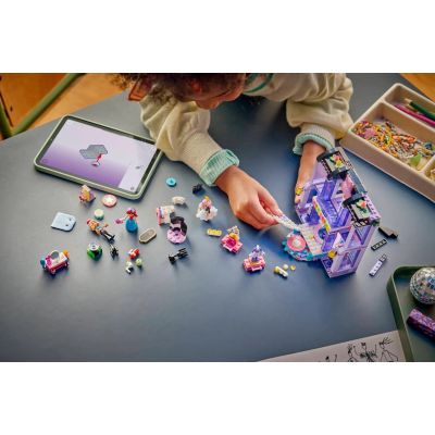 11. LEGO Friends 42685 Heartlake Fashion Show