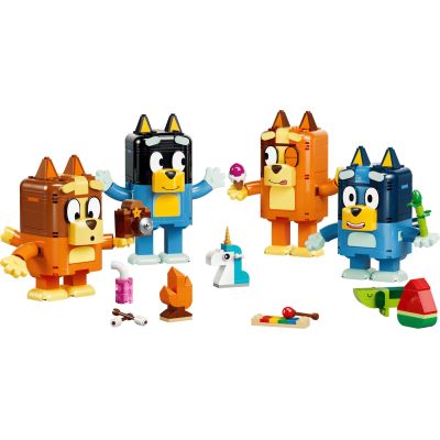 18. LEGO Bluey 11217 - Blue's Family of Bricks