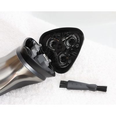8. ELDOM CORDLESS/CORDED SHAVER, IAN, INDICATORS