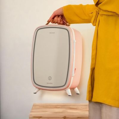 6. Cecotec CoolingBeauty 6000 Mirror Rose Nevera Travel Refrigerator 6L Electric Pink
