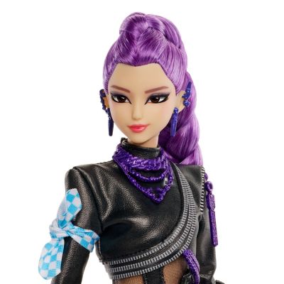 2. Mattel JRW19 doll