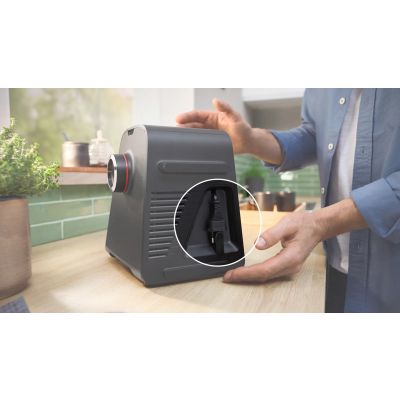 9. Bosch Series 4 MFWS450B Meat Grinder (1900W; black)