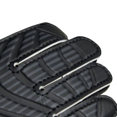 3. adidas Predator Training Jr IW6281 Goalkeeper Gloves