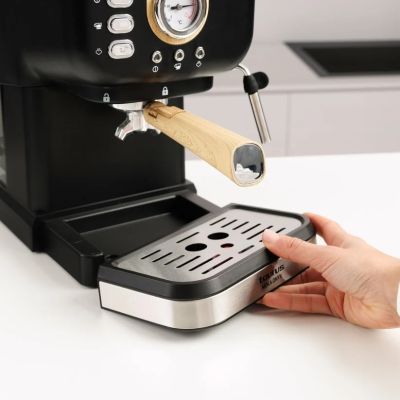 3. Taurus Onyx Moka 1050W espresso machine | 20 bar wood