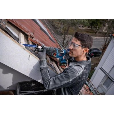 7. Bosch GSA 185-LI 2900 spm Black