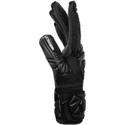 4. Reusch Attrakt Resist Gloves 56 70 615 7700