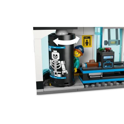 6. LEGO City 60502 Airport