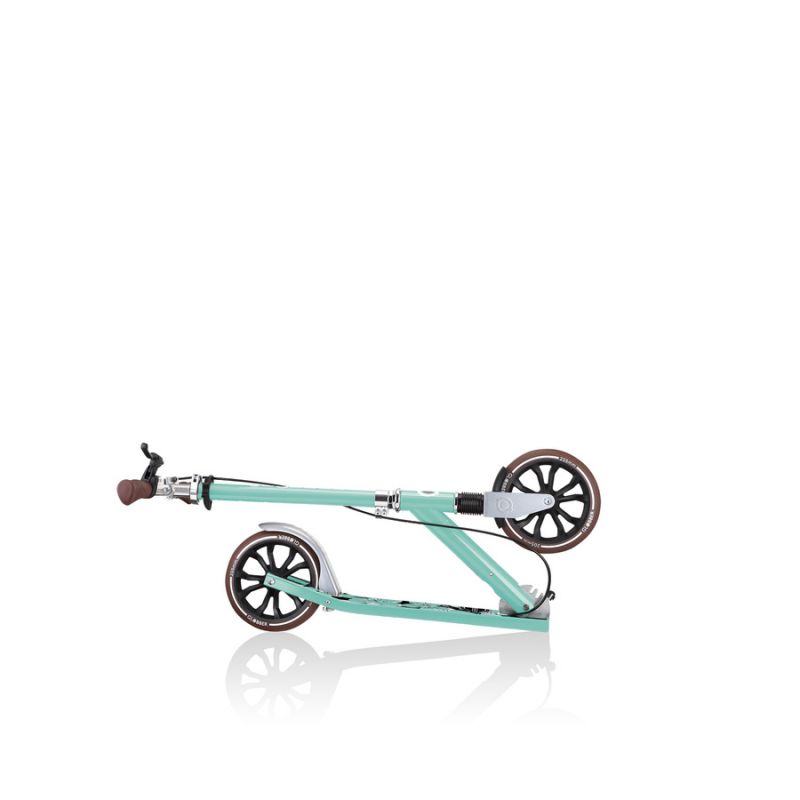 4. Globber NL 205 Dluxe Jr 685-206 Scooter