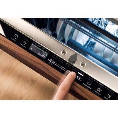 5. Built-in dishwasher ELECTROLUX EEG63410L