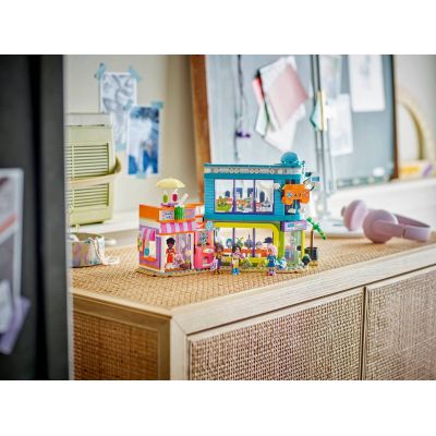 9. LEGO Friends 42674 - Game and Comic Shop