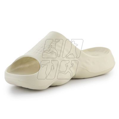 8. New Balance SUFHUPC3 flip-flops