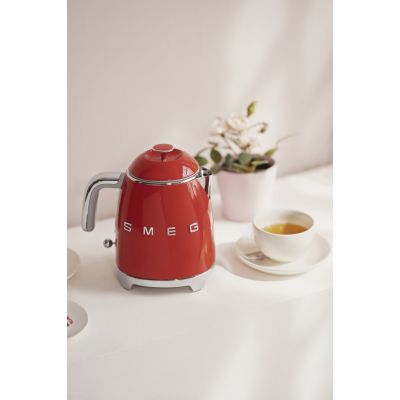 21. SMEG Kettle (KLF05RDEU) mini 0.8L red