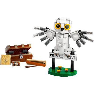 3. LEGO Harry Potter 76425 Hedwig Visits 4 Privet Drive