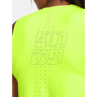 5. Under Armor T-shirt W 1383363-731