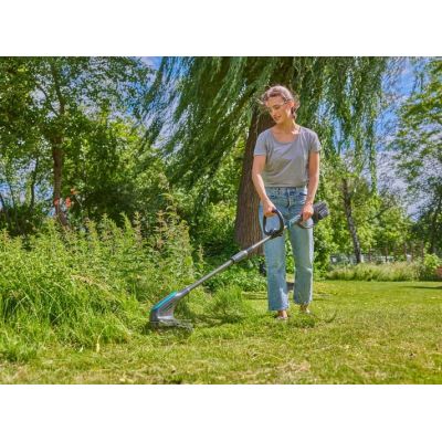 7. Gardena 14703-55 Brush Cutter/Trimmer 18W Battery Gray