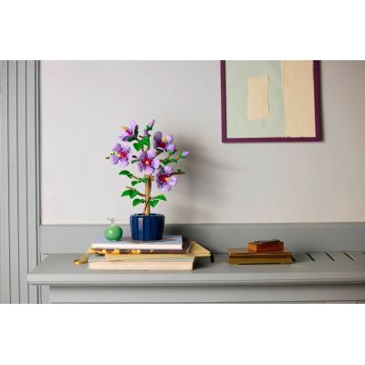 6. LEGO 10372 Botanical Collection - Hibiscus