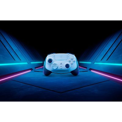 13. Razer Wolverine V2 Pro White Gamepad Analog/Digital PC, PlayStation 5