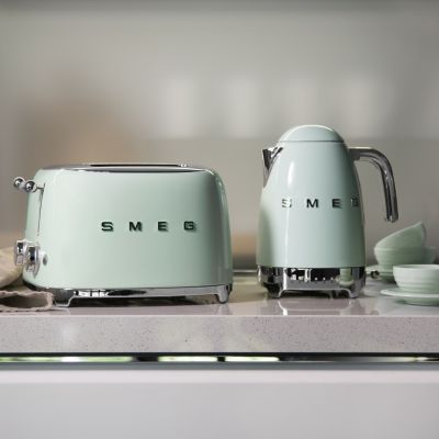 11. Smeg TSF03PGEU toaster green 2000 W