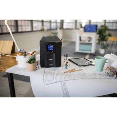 6. APC Smart-UPS C 1000VA LCD 230V with SmartConnect