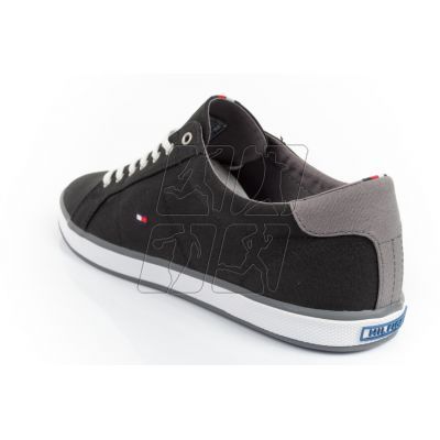 3. Tommy Hilfiger M FM0FM00596990 sneakers