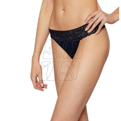 2. Tommy Hilfiger Thong W briefs UW0UW02036