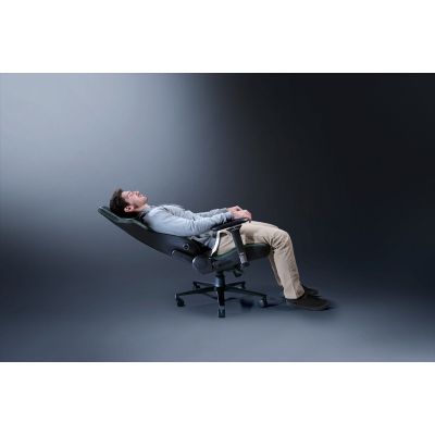 2. Razer Iskur V2 Gaming Chair Upholstered Seat Gray