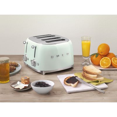 9. Smeg TSF03PGEU toaster green 2000 W