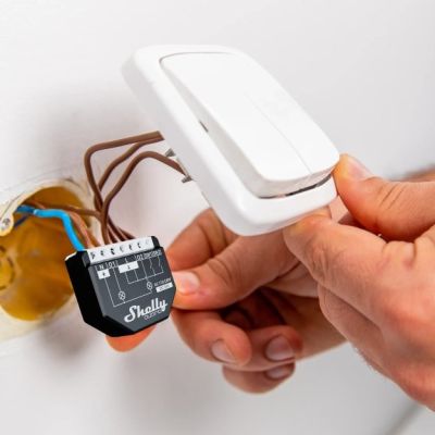 5. Shelly Qubino Wave 2PM Dual-Channel Z-Wave Controller