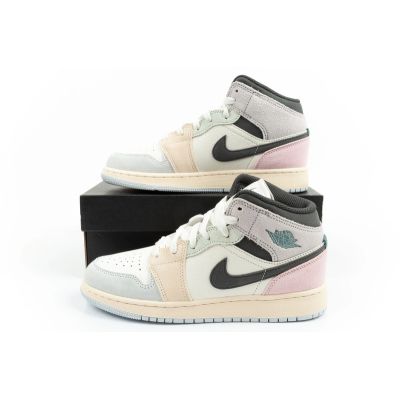 10. Nike Air Jordan 1 women's high-top sports shoes fashionable sneakers