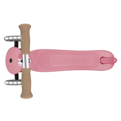 9. SIGNATURE LIGHTS 3-Wheel Scooter (428-211)