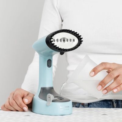 2. Taurus 1400W Foldable Hand Steamer