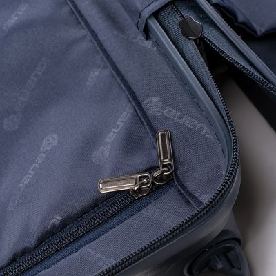 10. Iguana Sydney 60 Suitcase 92800405133