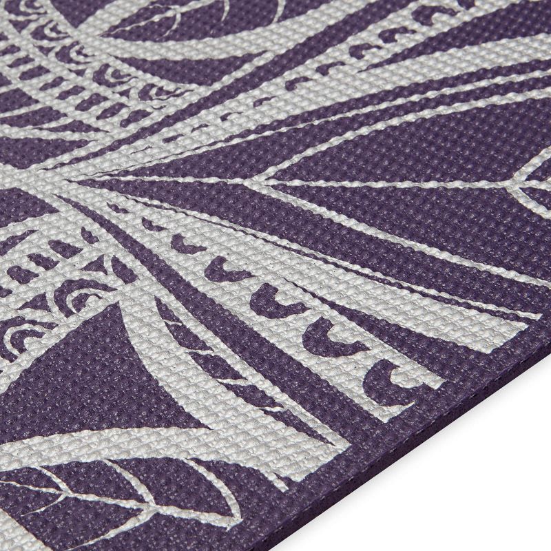8. Gaiam Aubergine Medallion yoga mat 6 mm 63844