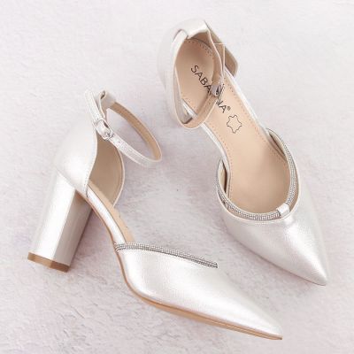 36. Women's beige openwork closed sandals Sabatina