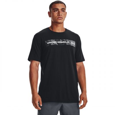3. Under Armour Camo Chest Stripe SS M 1376830 001 T-shirt
