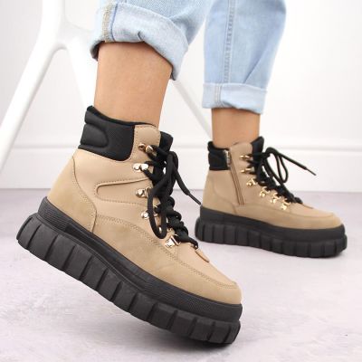 14. Hiking boots on the News W EVE450B platform