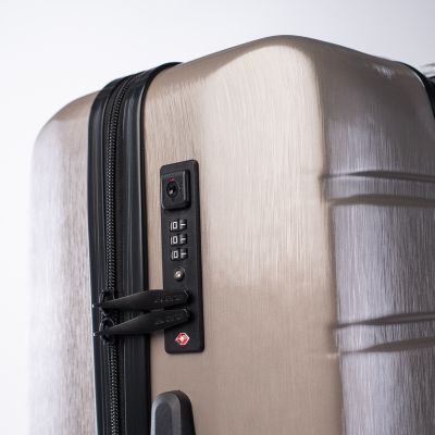 7. Hardside suitcase Iguana Murcia II 66 92800479884