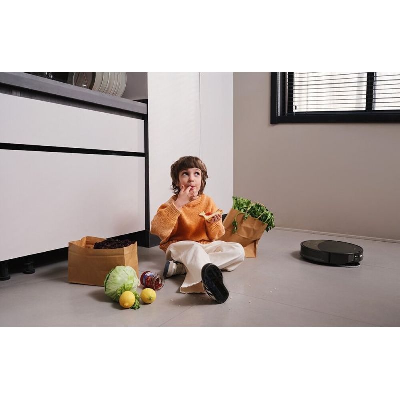 18. Roborock Saros 10R Robot Vacuum Cleaner (Black)