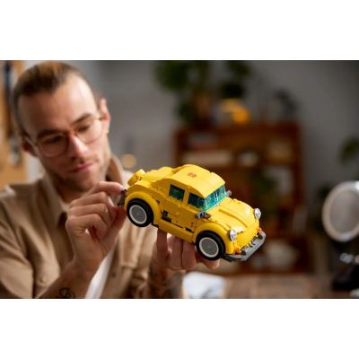 2. LEGO 10338 ICONS Bumblebee