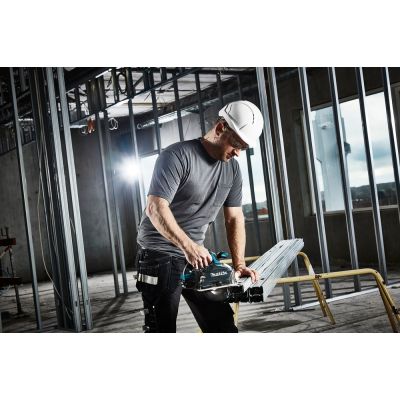 9. Makita DCS553Z Portable Circular Saw 15cm Black, Blue 4200 RPM